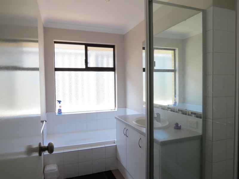 4 Wallingford Crescent, Wellard WA 6170