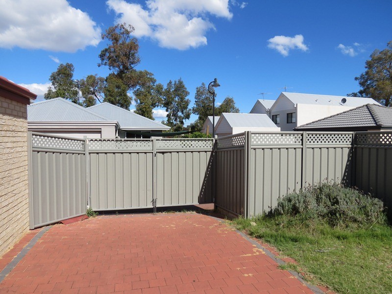 4 Wallingford Crescent, Wellard WA 6170
