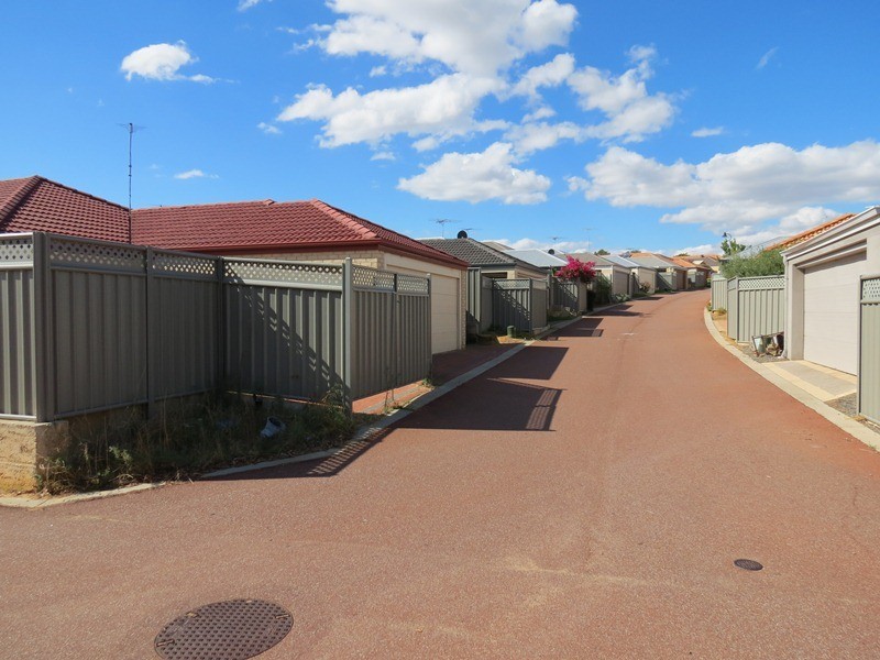 4 Wallingford Crescent, Wellard WA 6170