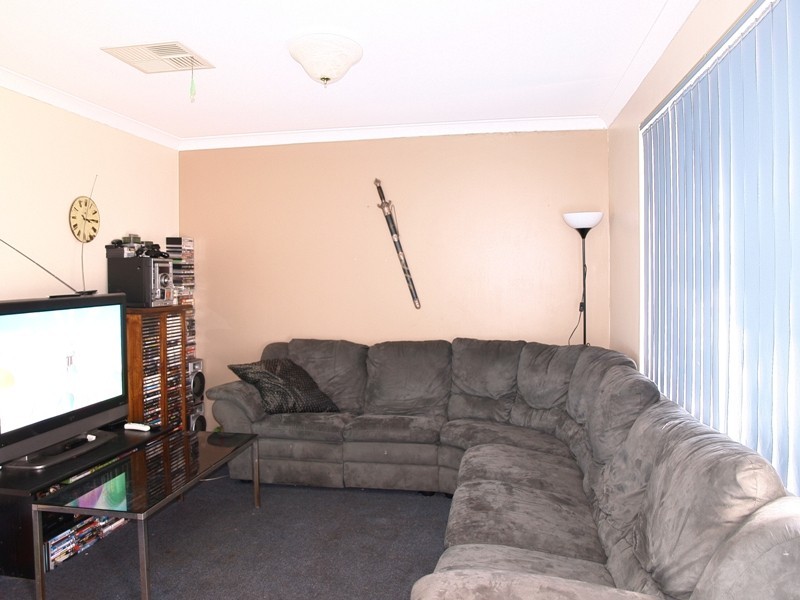 4 Hazlewood Road, Maddington WA 6109