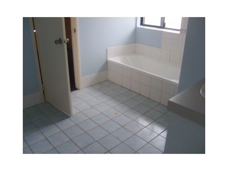 4 Hazlewood Road, Maddington WA 6109