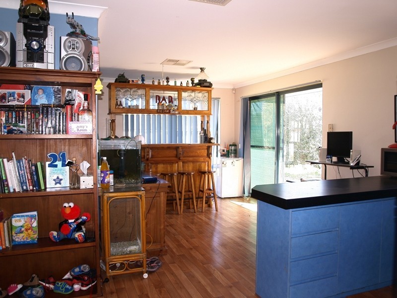 4 Hazlewood Road, Maddington WA 6109