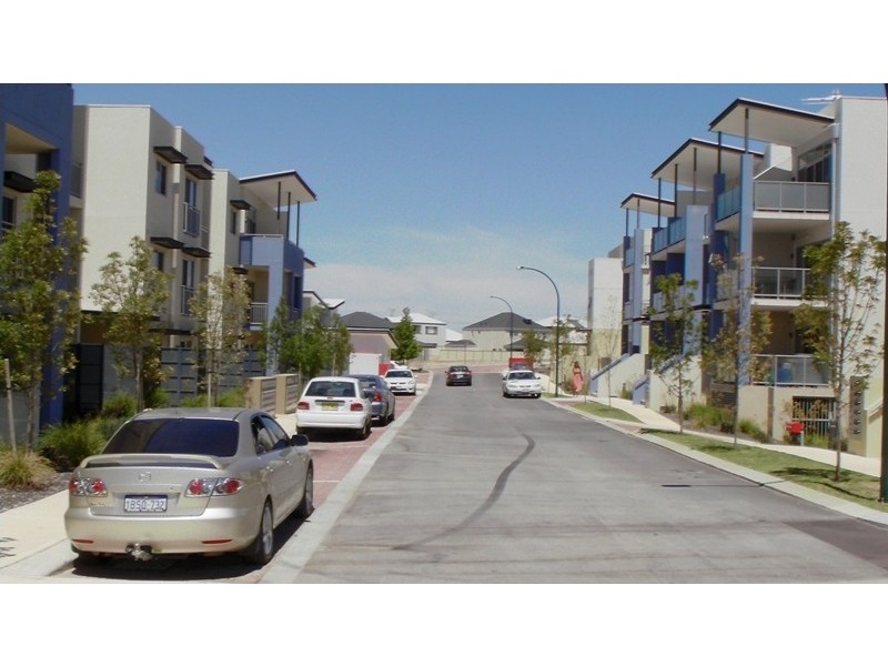 2/11 Pearson Dr, Success WA 6164