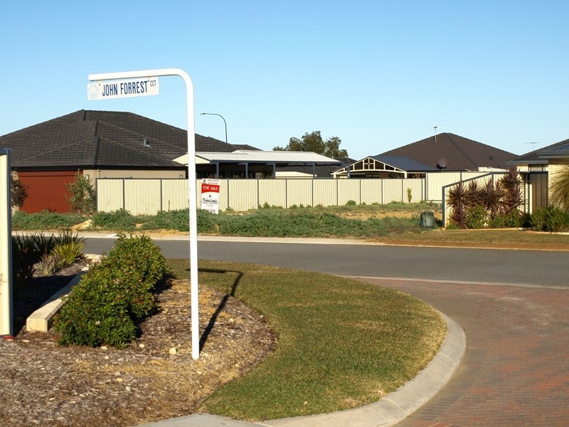 10 John Forrest cct, Bertram WA 6167