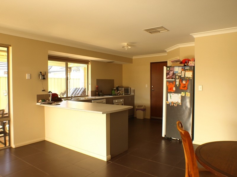 213 Bartram Road, Atwell WA 6164