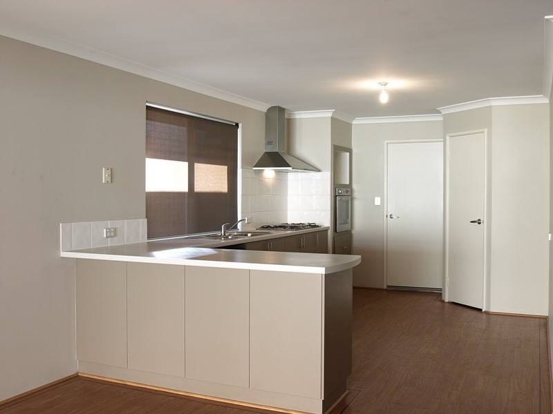 11 Sheringham Bend, Success WA 6164