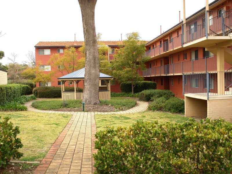 8/26 Morrit Way, Parmelia WA 6167