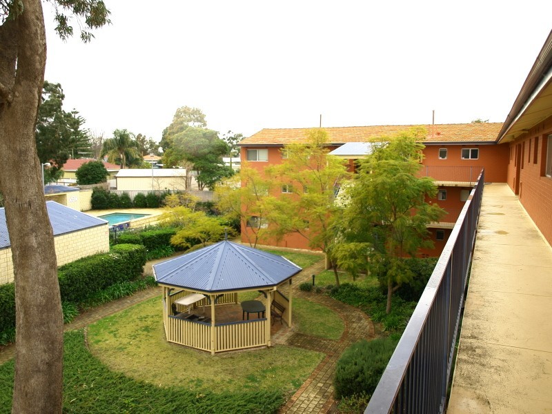 8/26 Morrit Way, Parmelia WA 6167