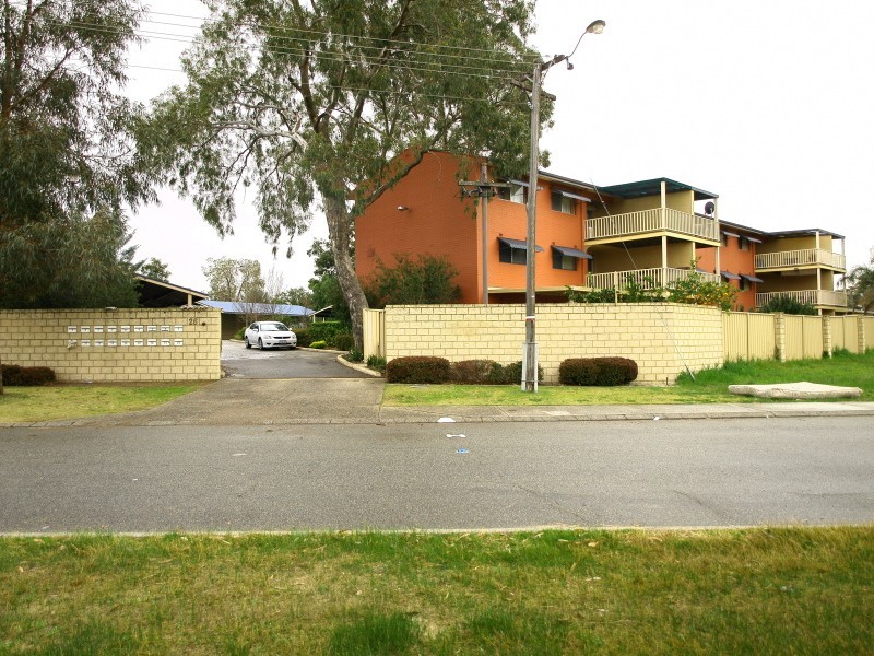 8/26 Morrit Way, Parmelia WA 6167