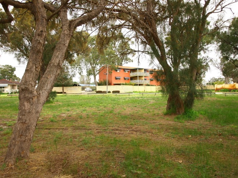 8/26 Morrit Way, Parmelia WA 6167