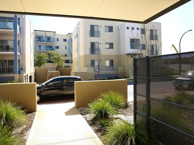 8/6 Ibera Way, Success WA 6164