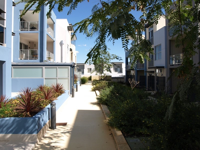 8/6 Ibera Way, Success WA 6164