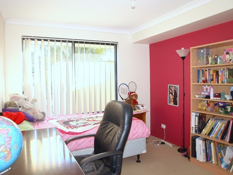 28 Longshaw Circuit, Canning Vale WA 6155