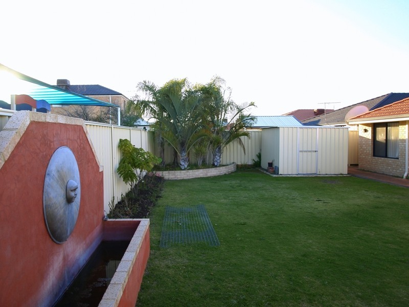 28 Longshaw Circuit, Canning Vale WA 6155