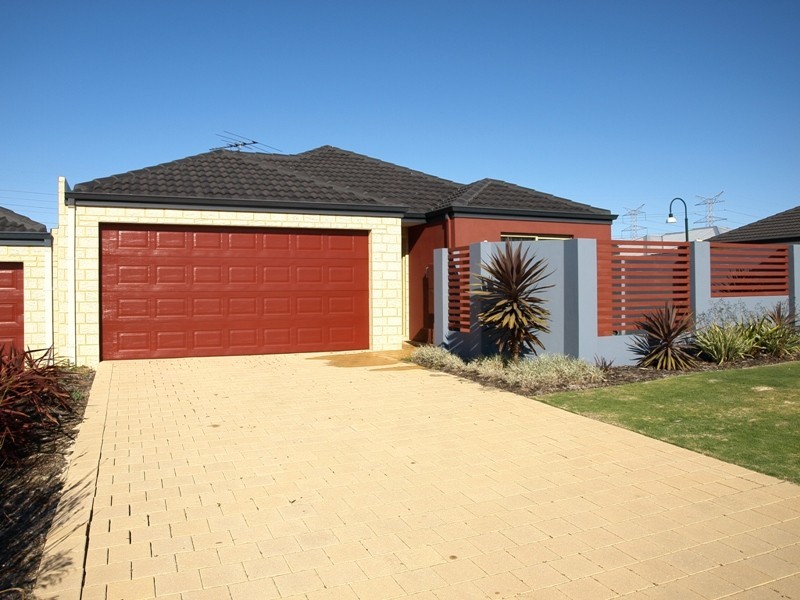 2/35 Barfield Road, Hammond Park WA 6164