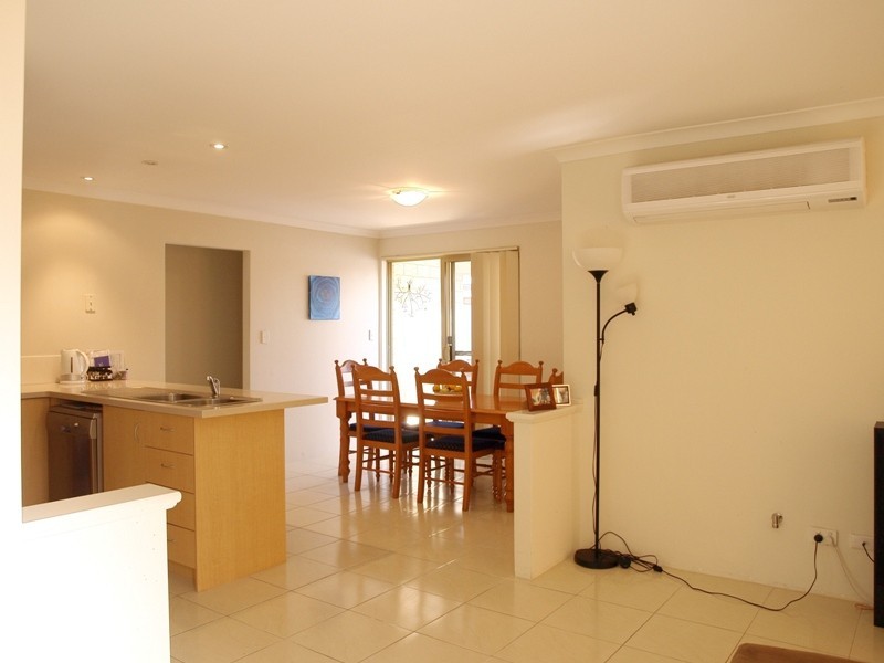 2/35 Barfield Road, Hammond Park WA 6164