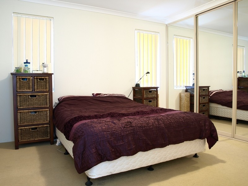 2/35 Barfield Road, Hammond Park WA 6164
