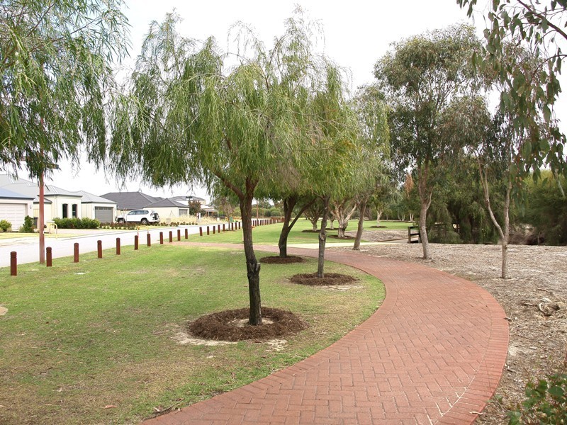 97 Shreeve Road, Canning Vale WA 6155