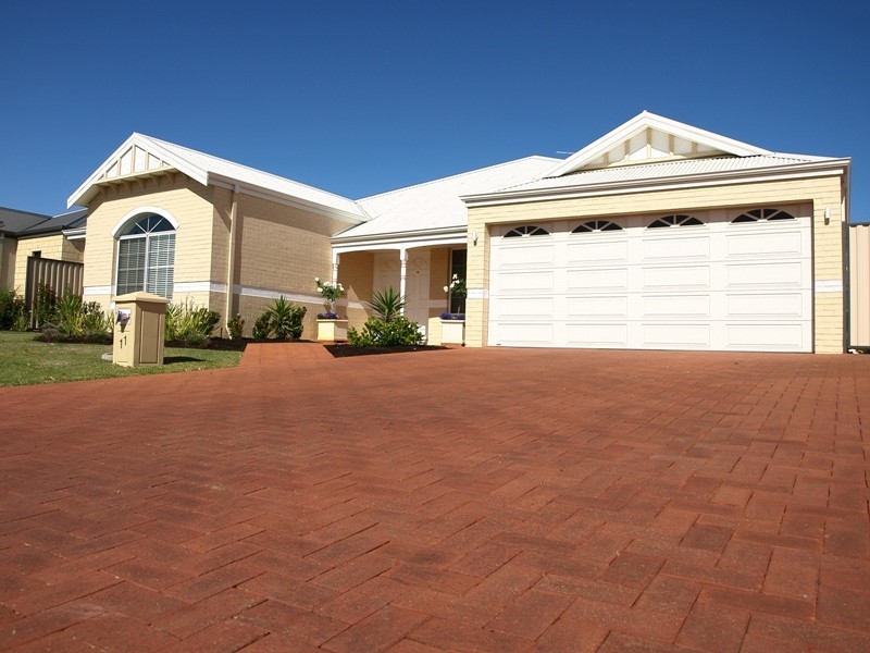 11 Araluen Bend, Aubin Grove WA 6164