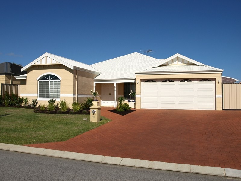 11 Araluen Bend, Aubin Grove WA 6164