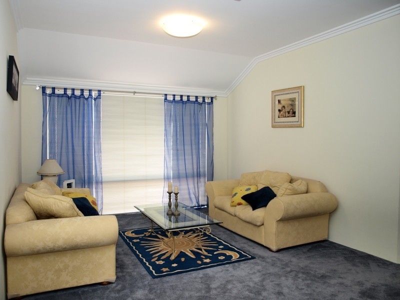 11 Araluen Bend, Aubin Grove WA 6164