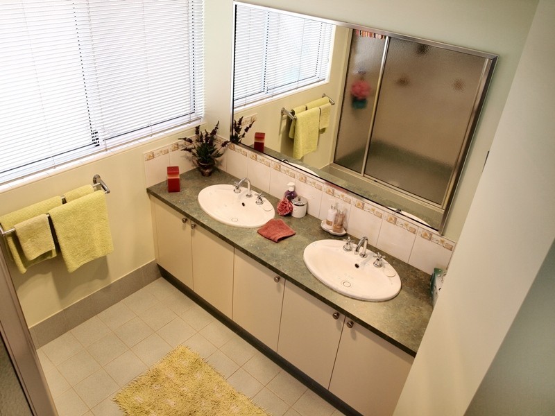 11 Araluen Bend, Aubin Grove WA 6164