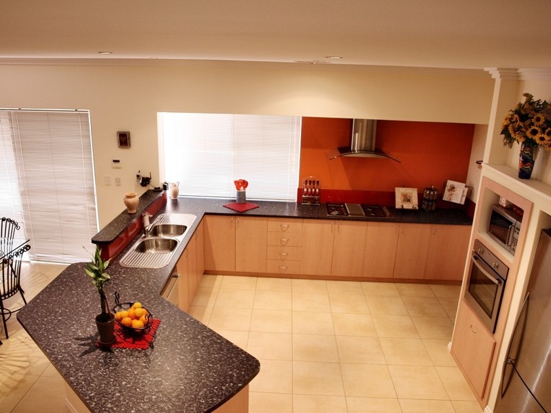 11 Araluen Bend, Aubin Grove WA 6164