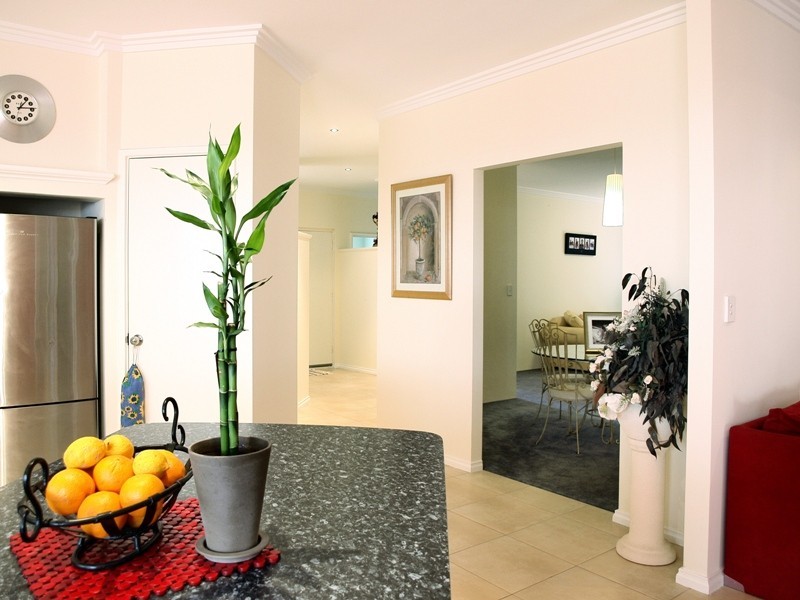 11 Araluen Bend, Aubin Grove WA 6164