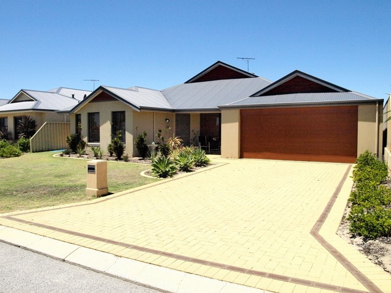 11 Zodiac Loop, Atwell WA 6164