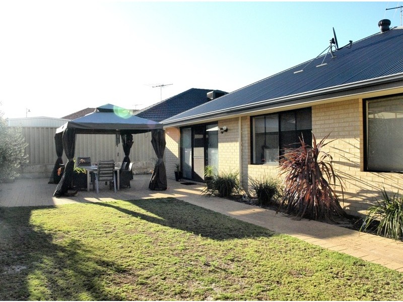 11 Zodiac Loop, Atwell WA 6164