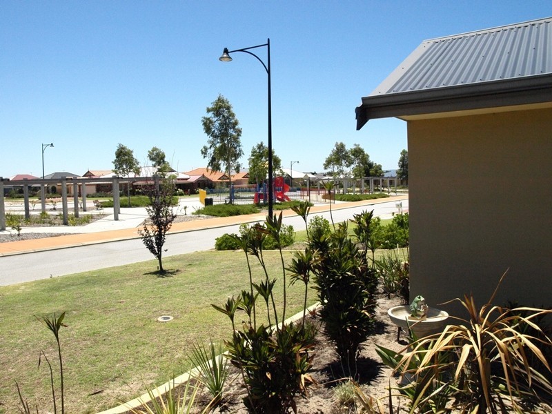 11 Zodiac Loop, Atwell WA 6164