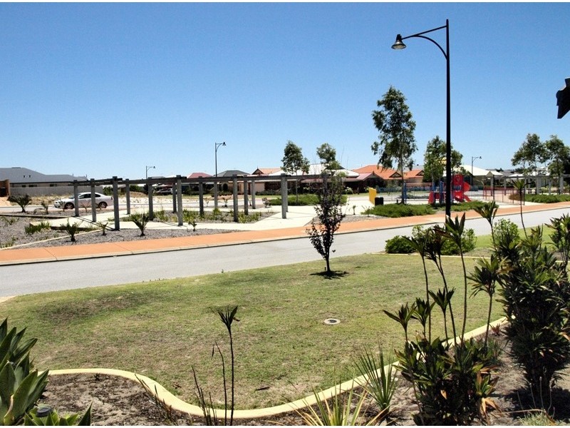 11 Zodiac Loop, Atwell WA 6164