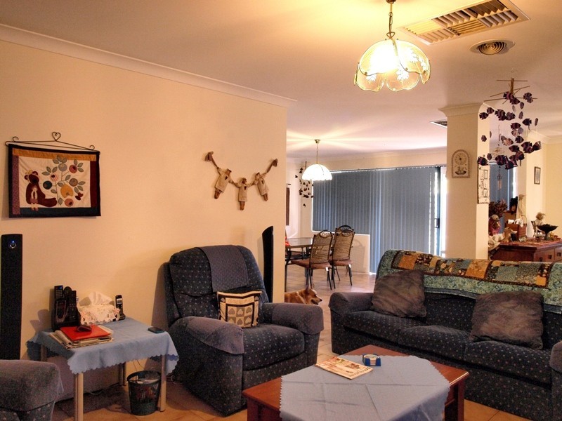 12 Marich Cove, Atwell WA 6164
