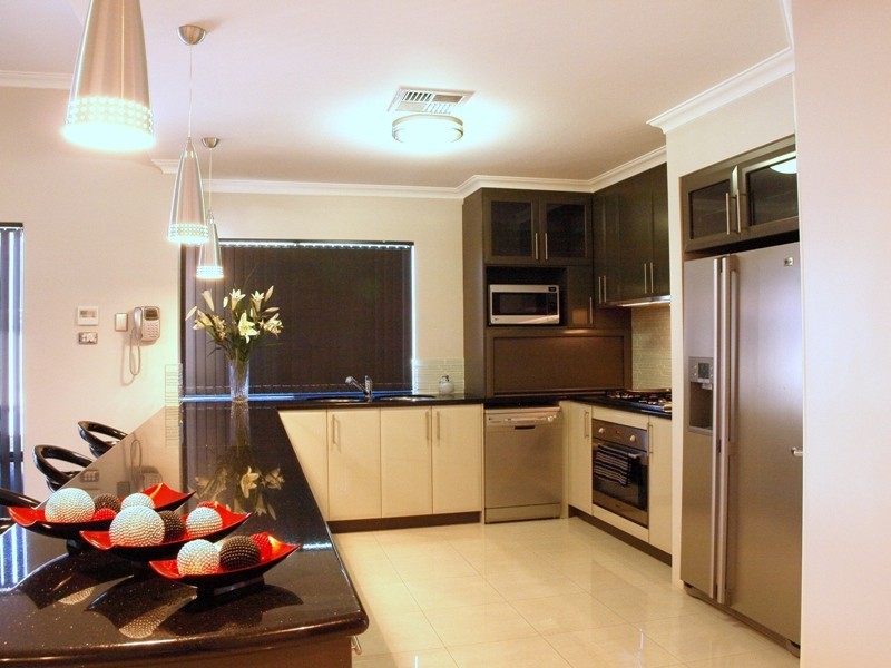 18 Giverny Gardens, Aubin Grove WA 6164