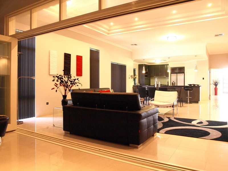 18 Giverny Gardens, Aubin Grove WA 6164