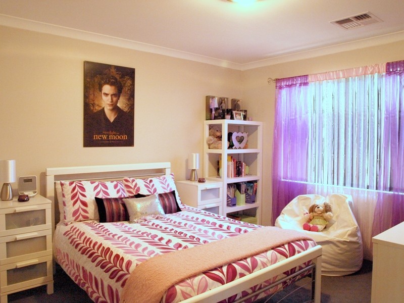 18 Giverny Gardens, Aubin Grove WA 6164