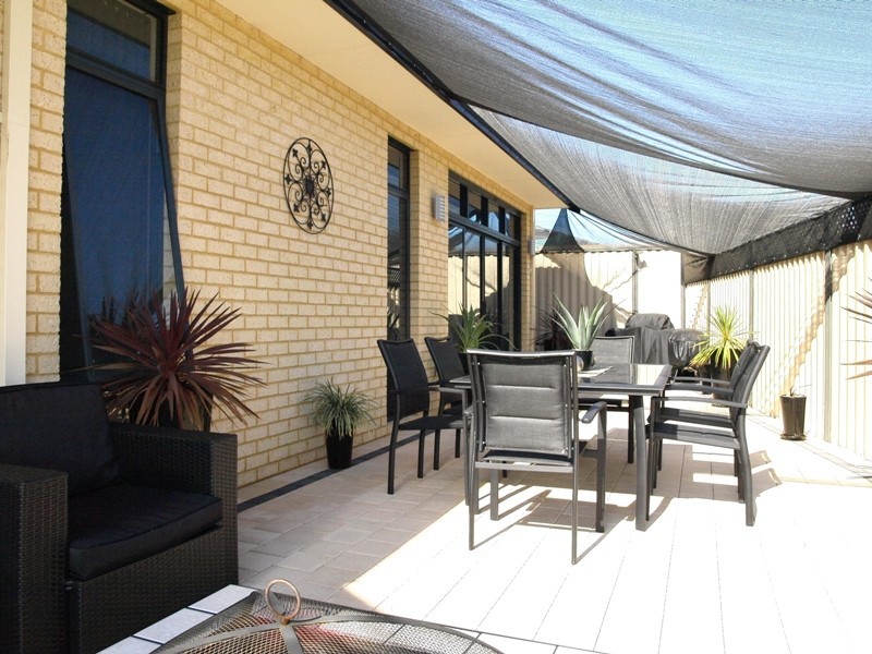 18 Giverny Gardens, Aubin Grove WA 6164