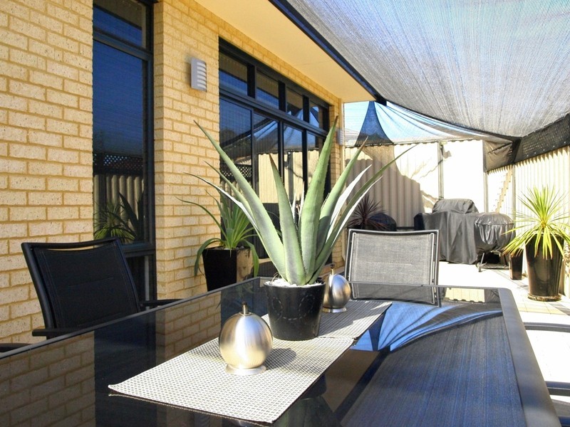 18 Giverny Gardens, Aubin Grove WA 6164