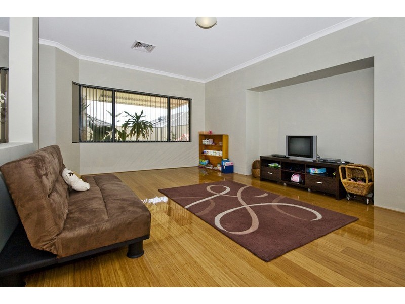 5 Wisely Court, Aubin Grove WA 6164