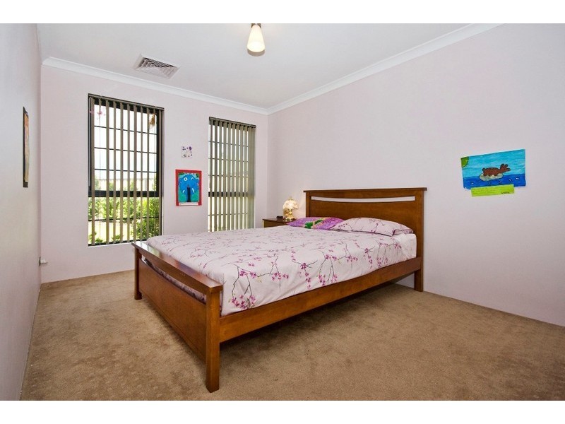 5 Wisely Court, Aubin Grove WA 6164