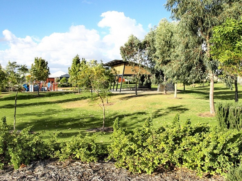 5 Wisely Court, Aubin Grove WA 6164