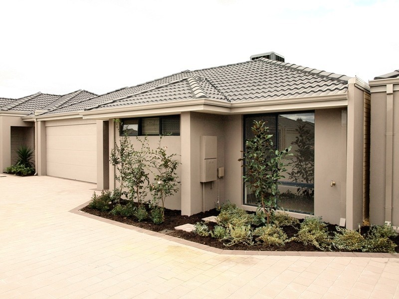 4/19 Pittwater Way, Success WA 6164