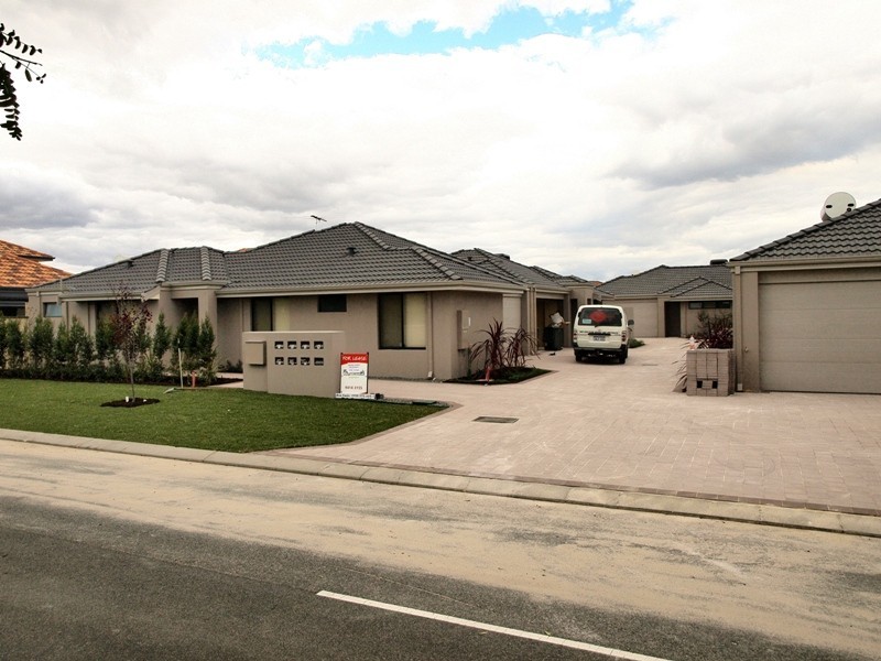 4/19 Pittwater Way, Success WA 6164