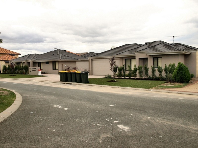 4/19 Pittwater Way, Success WA 6164