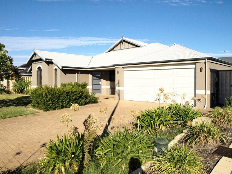 4 Aurora Drive, Atwell WA 6164