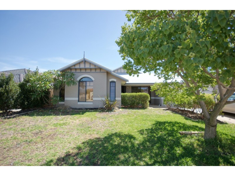 4 Aurora Drive, Atwell WA 6164