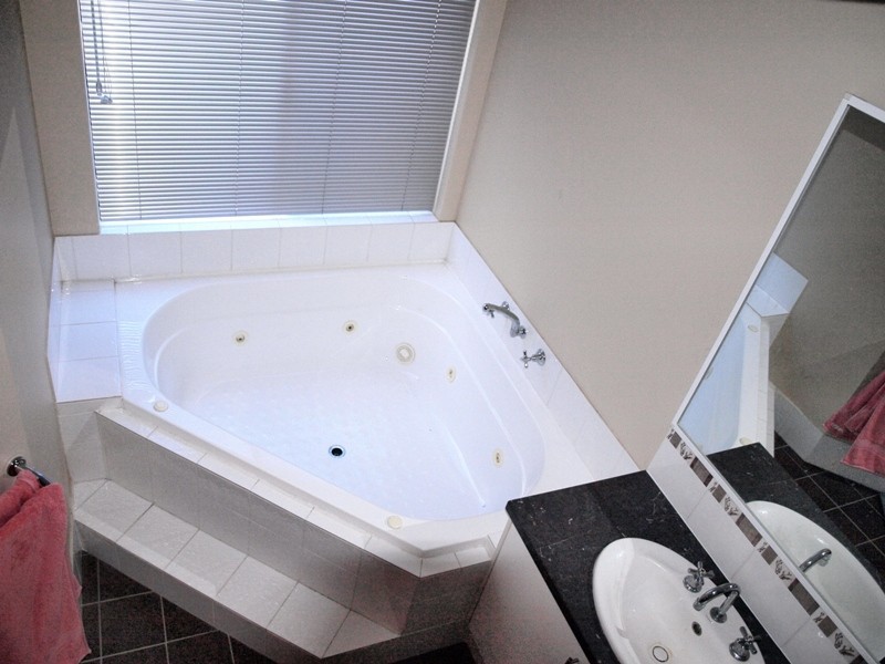 4 Aurora Drive, Atwell WA 6164