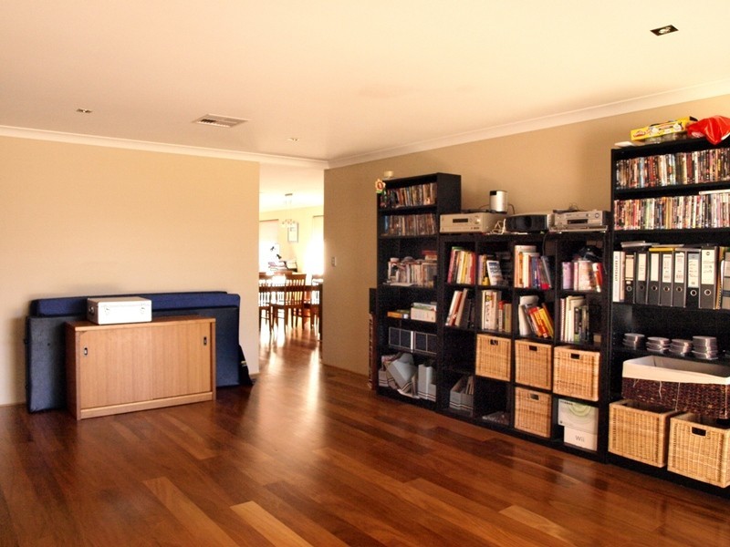 4 Aurora Drive, Atwell WA 6164