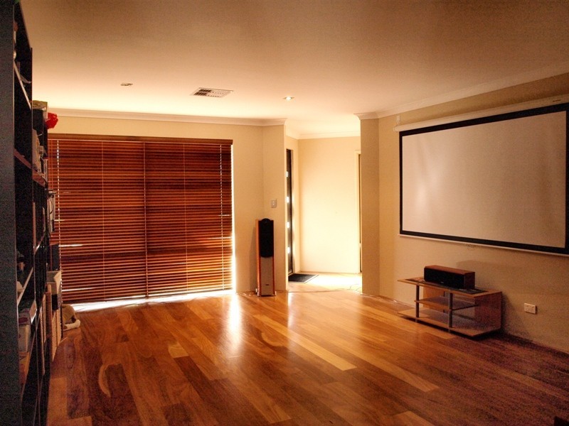 4 Aurora Drive, Atwell WA 6164