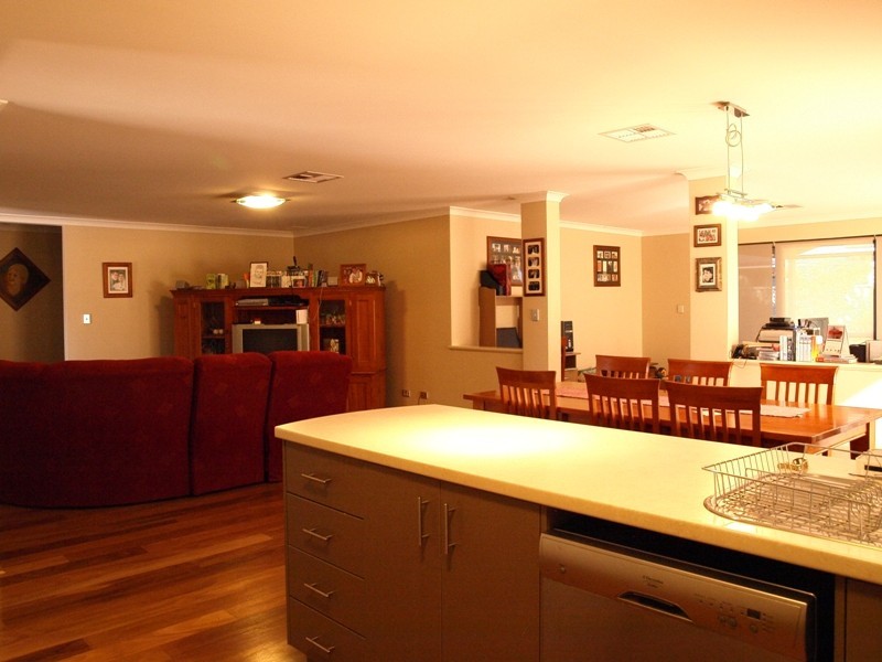 4 Aurora Drive, Atwell WA 6164